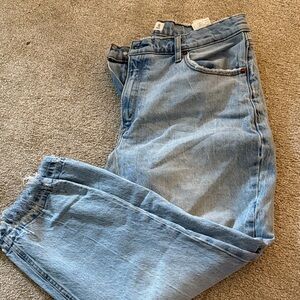 Abercrombie & Fitch High Rise Mom Jean